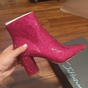 NIB Betsy Johnson HOT PINK Rhinestone Boots